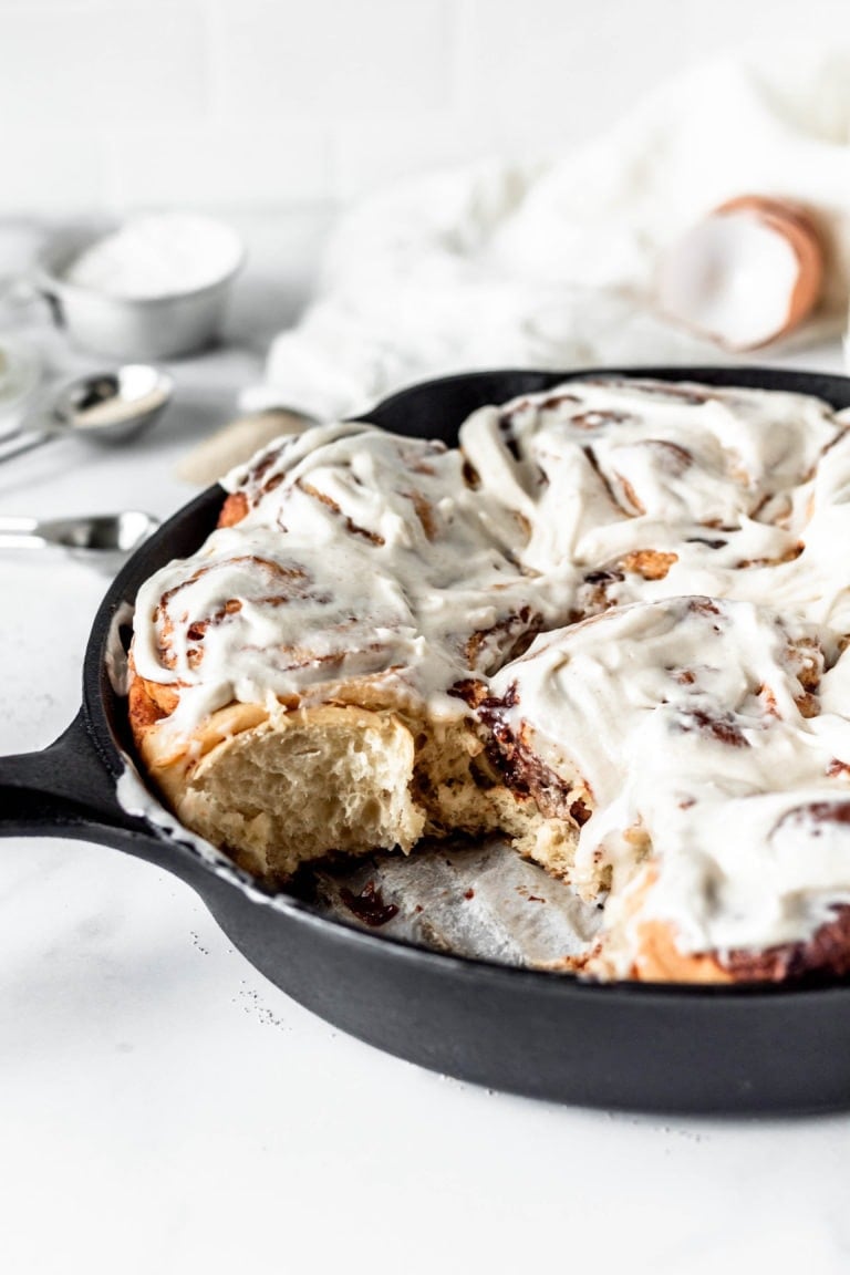 apple butter cinnamon rolls