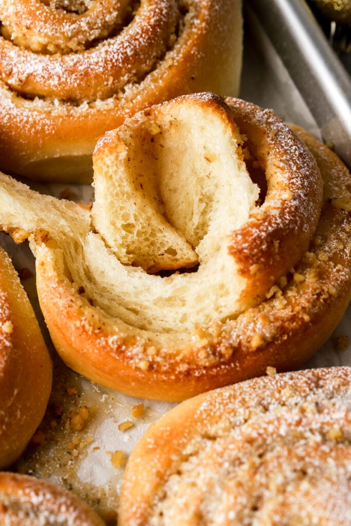 inside texture of walnuts rolls